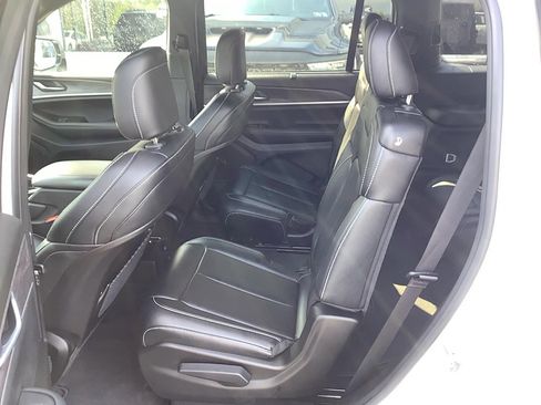 Certified 2024 Jeep Grand Cherokee L Limited w/ Luxury Tech Group II AWD/4WD image 9