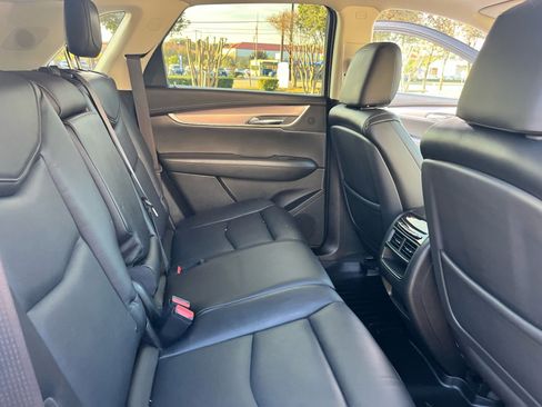 Used 2017 Cadillac XT5 Luxury w/ Driver Awareness Package image 21