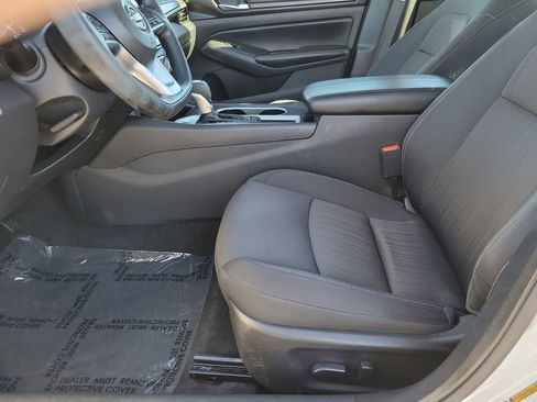 Used 2024 Nissan Altima 2.5 SV image 15