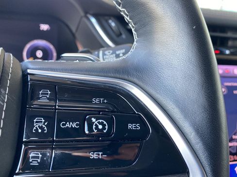 Used 2021 Jeep Grand Cherokee L Overland w/ Luxury Tech Group IV AWD/4WD image 51