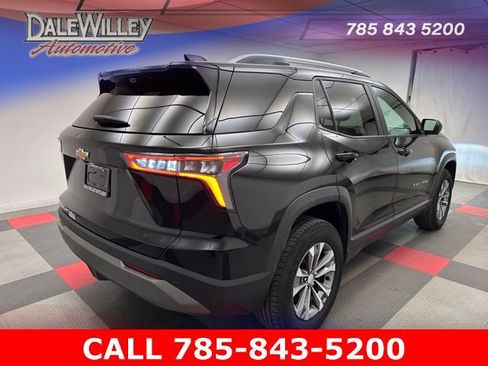 Used 2025 Chevrolet Equinox LT w/ Convenience Package II image 6