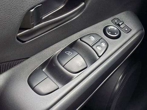 New 2025 Nissan Kicks Play S image 24