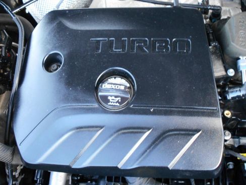 Used 2022 Buick Encore GX Select w/ Sport Touring Package image 5