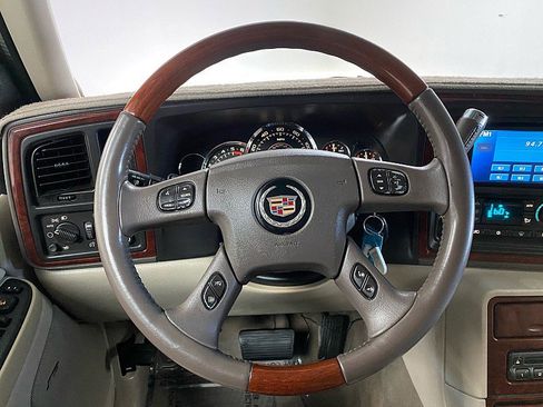 Used 2005 Cadillac Escalade 2WD image 16