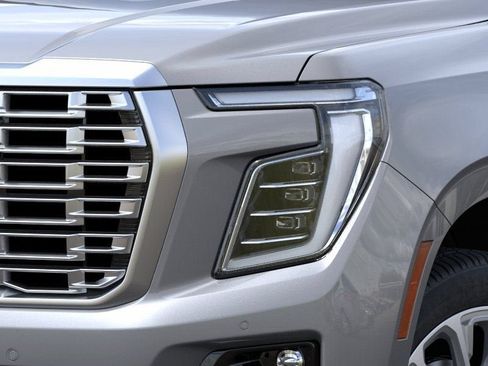 New 2026 GMC Yukon Denali w/ Denali Reserve Package AWD/4WD image 11