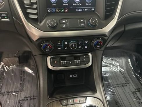 Used 2022 GMC Acadia SLT w/ Technology Package AWD/4WD image 24