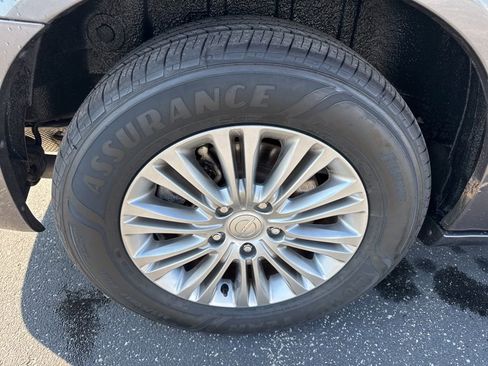 Used 2016 Chrysler Town & Country Touring-L w/ Driver Convenience Group image 40