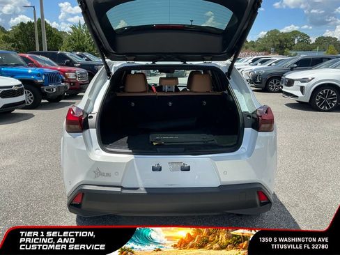 Used 2025 Lexus UX 300h FWD image 24