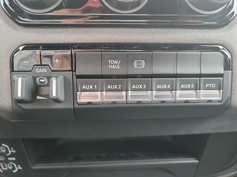 New 2025 RAM 5500 Tradesman AWD/4WD image 40
