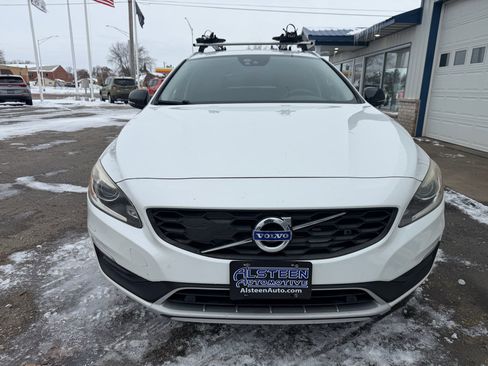 Used 2016 Volvo V60 T5 Cross Country Platinum w/ Climate Package image 8