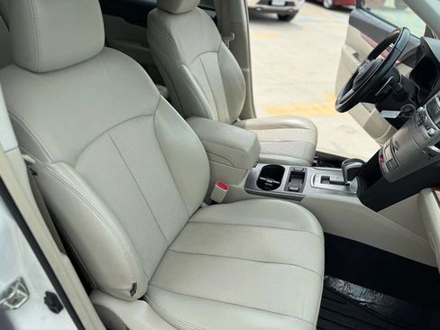 Used 2010 Subaru Outback 2.5i Limited image 31