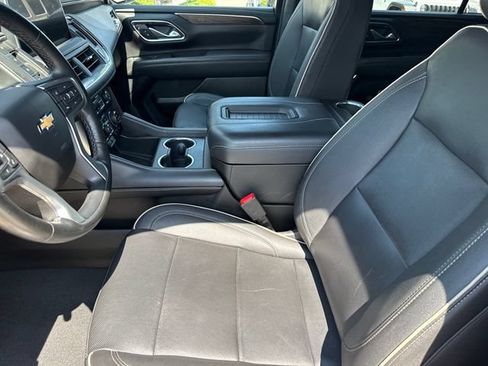 Used 2023 Chevrolet Suburban Premier RWD image 8
