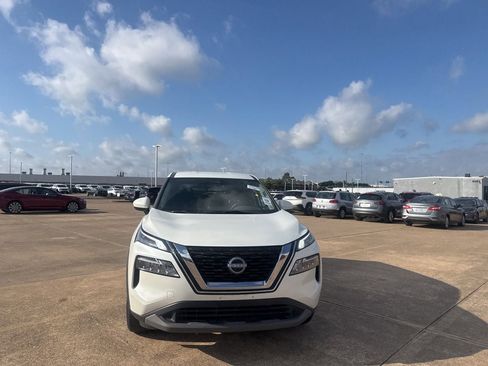 Certified 2023 Nissan Rogue SV FWD image 4