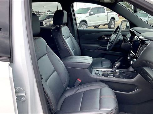 Used 2023 Chevrolet Traverse RS FWD image 30