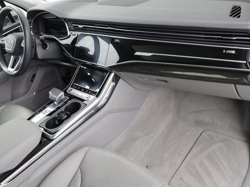 Used 2023 Audi Q7 3.0T Prestige image 22