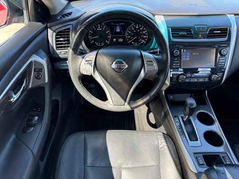 Used 2015 Nissan Altima 2.5 SL w/ Technology Package FWD image 24