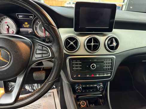 Used 2017 Mercedes-Benz GLA 250 4MATIC image 26