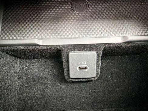 Used 2024 Land Rover Range Rover Long Wheelbase SE image 30