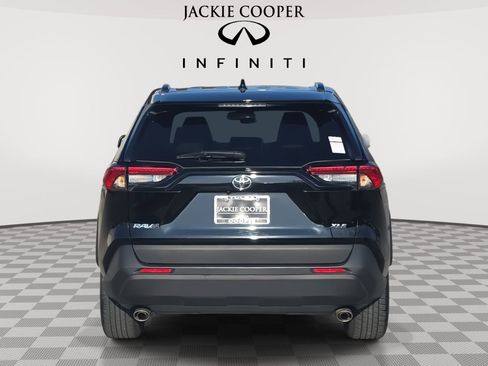 Used 2024 Toyota RAV4 XLE Premium image 6