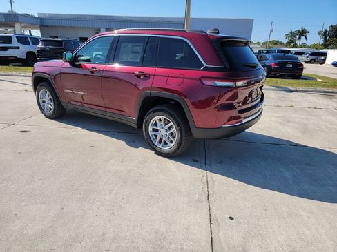 New 2026 Jeep Grand Cherokee Laredo AWD/4WD image 3