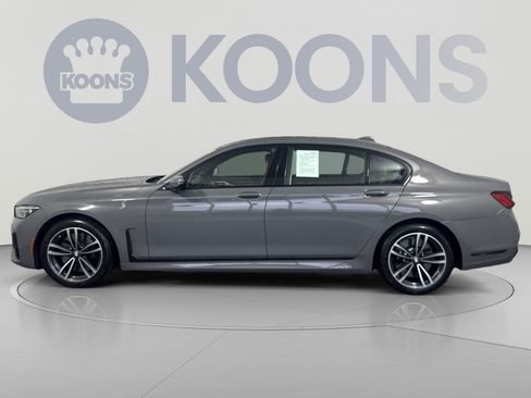 Used 2022 BMW 750i xDrive w/ Executive Package AWD/4WD image 2