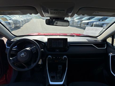 Used 2019 Toyota RAV4 LE w/ Carpet Mat Package AWD/4WD image 7