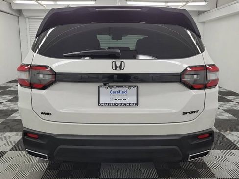 Certified 2025 Honda Pilot Sport image 5