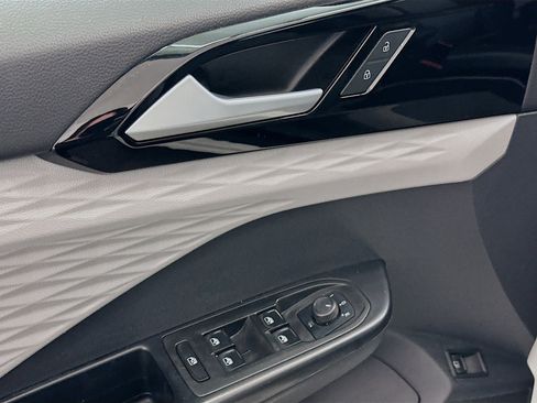 Used 2023 Volkswagen Taos S w/ Driver Assistance Package image 15