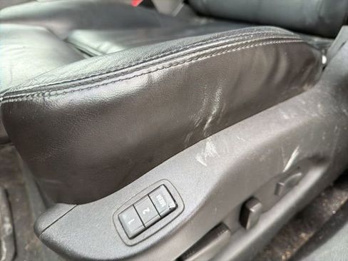 Used 2010 Cadillac SRX Luxury image 24