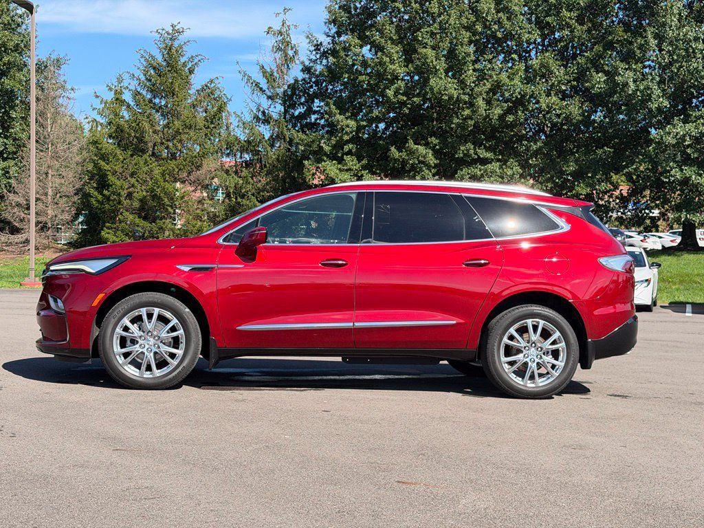 Used 2023 Buick Enclave Essence w/ Experience Buick Package FWD image 3