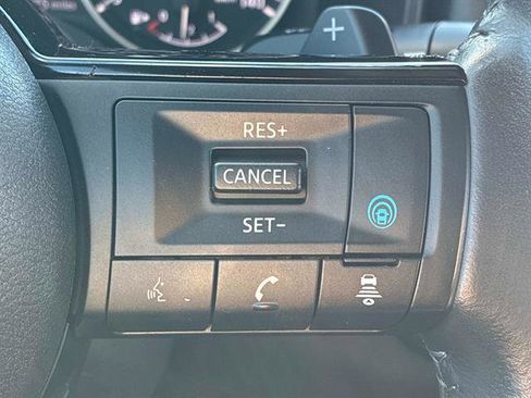 Used 2023 Nissan Rogue SV w/ SV Premium Package image 24