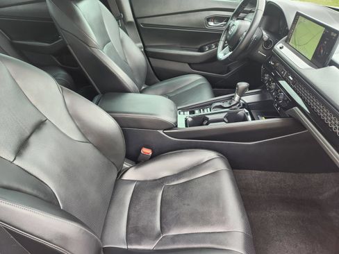 Used 2025 Honda Accord Touring image 18