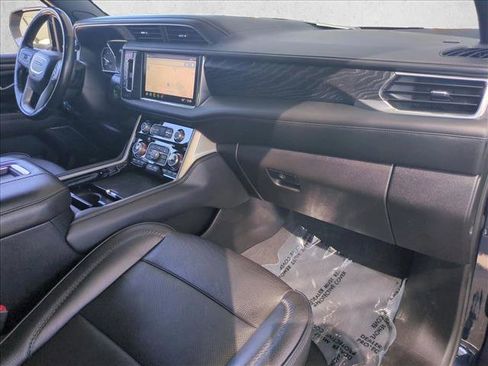 Used 2021 GMC Yukon Denali w/ Denali Premium Package AWD/4WD image 25