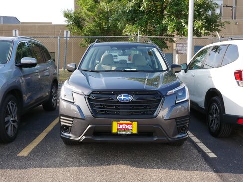 Used 2024 Subaru Forester AWD/4WD image 2