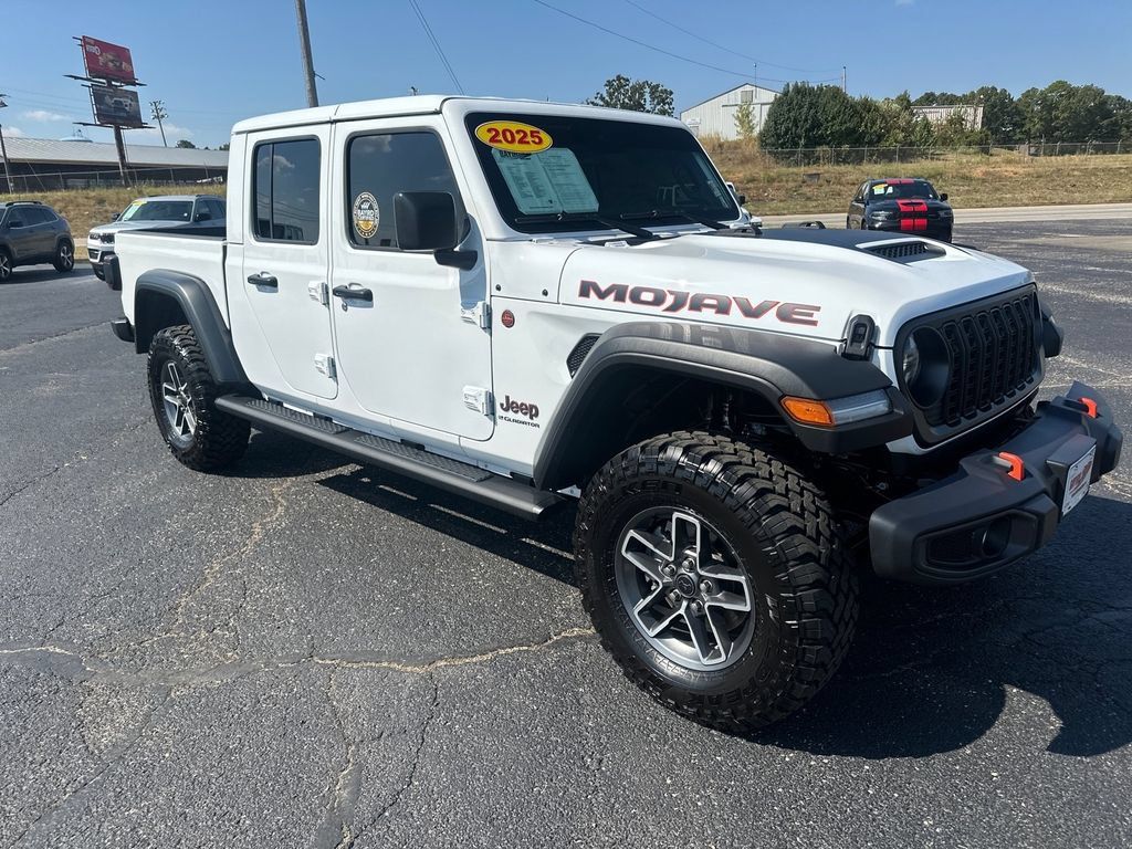 Used 2025 Jeep Gladiator Mojave w/ Convenience Group AWD/4WD image 1