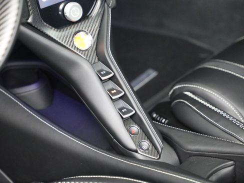 Used 2026 McLaren 750S RWD image 22