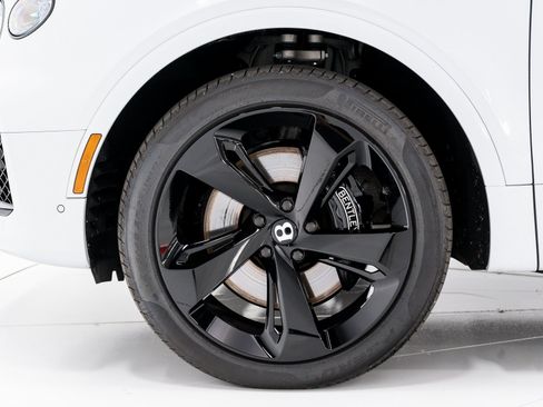 Certified 2023 Bentley Bentayga Extended Wheelbase image 43