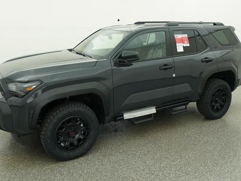 New 2026 Toyota 4Runner SR5 AWD/4WD image 5