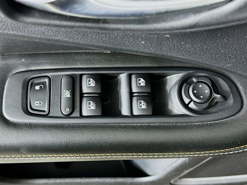 Used 2018 Jeep Compass Latitude w/ Popular Equipment Group AWD/4WD image 15