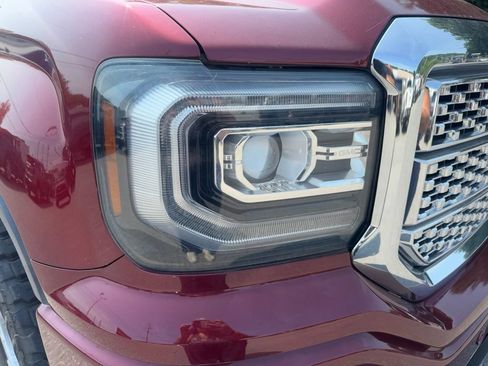 Used 2017 GMC Sierra 1500 Denali w/ Denali Ultimate Package AWD/4WD image 7