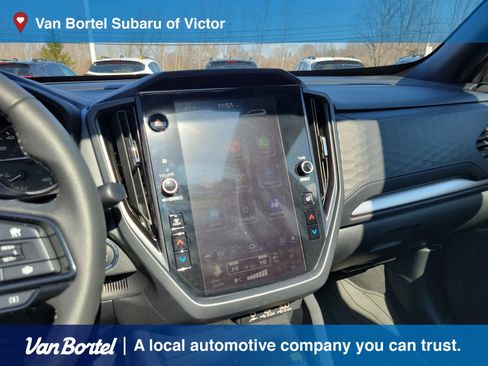 Used 2025 Subaru Forester Premium AWD/4WD image 18
