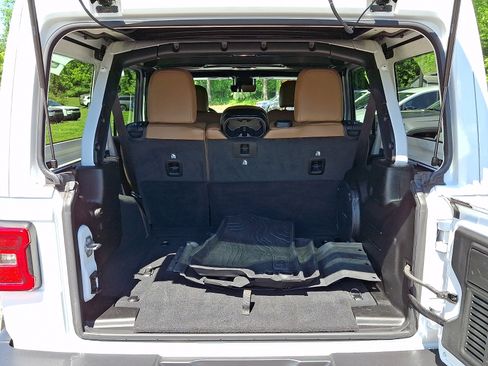 Certified 2023 Jeep Wrangler Unlimited Sahara w/ LED Lighting Group AWD/4WD image 29