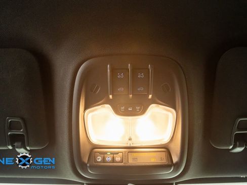 Used 2024 Chevrolet Colorado ZR2 w/ ZR2 Convenience Package III AWD/4WD image 20