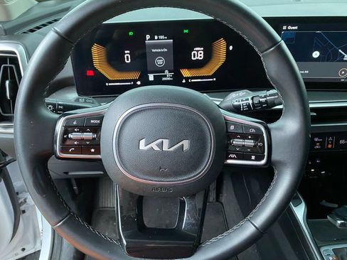 Used 2025 Kia Sorento S AWD/4WD image 12