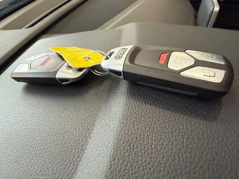 Used 2019 Audi SQ5 Premium Plus w/ Premium Plus Package image 28