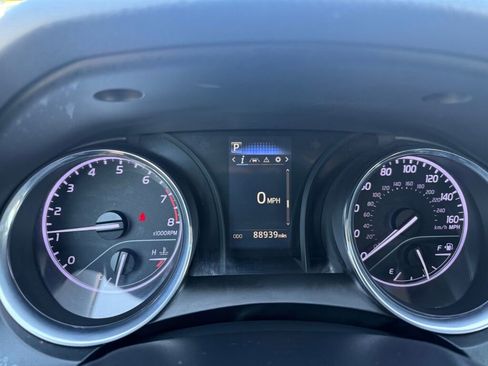 Used 2019 Toyota Camry LE image 14