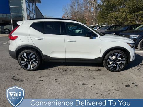 New 2026 Volvo XC40 B5 Plus w/ Climate Package image 9