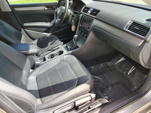 Used 2015 Volkswagen Passat TDI SE image 20