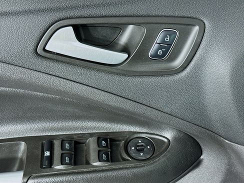 Used 2017 Ford Escape SE image 22