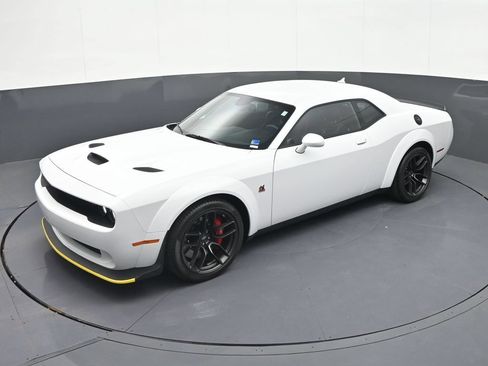 Used 2022 Dodge Challenger R/T Scat Pack RWD image 25